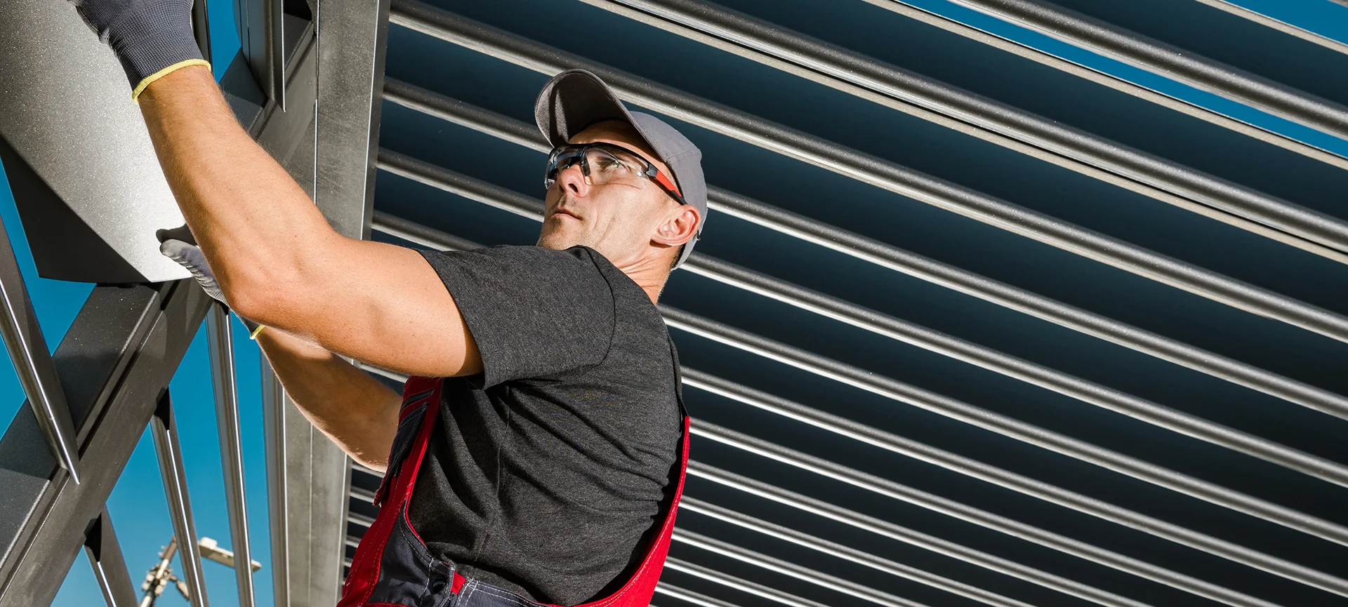 Blind and Sunshade Installation