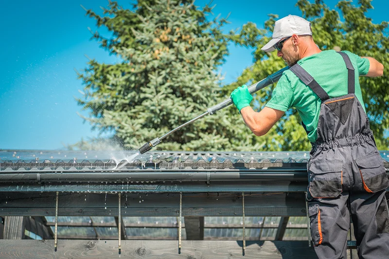 Gutter Cleaning (Commercial)